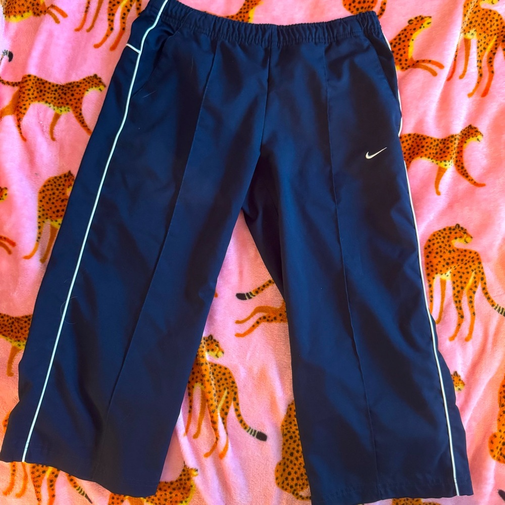 Nike navy blue capris, vintage feel with drawstring size small, mid rise